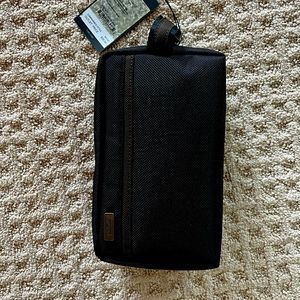 NWT Tumi luggage accessories pouch in black